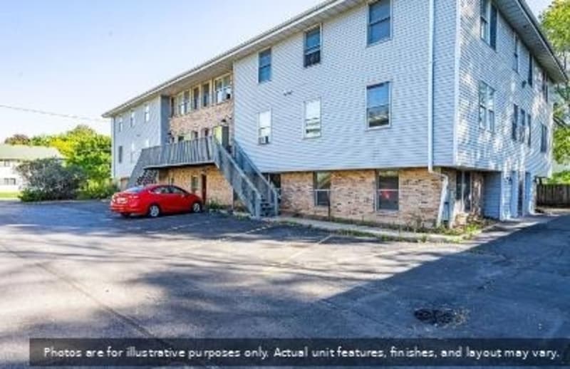 Oshkosh Condo: 835 Wisconsin Street - 1D