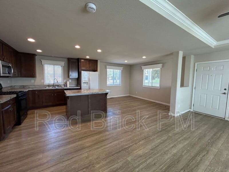 Livingston House: 11735 Olive Ave.