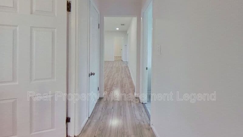 Irving House: 2320 Brockbank Dr