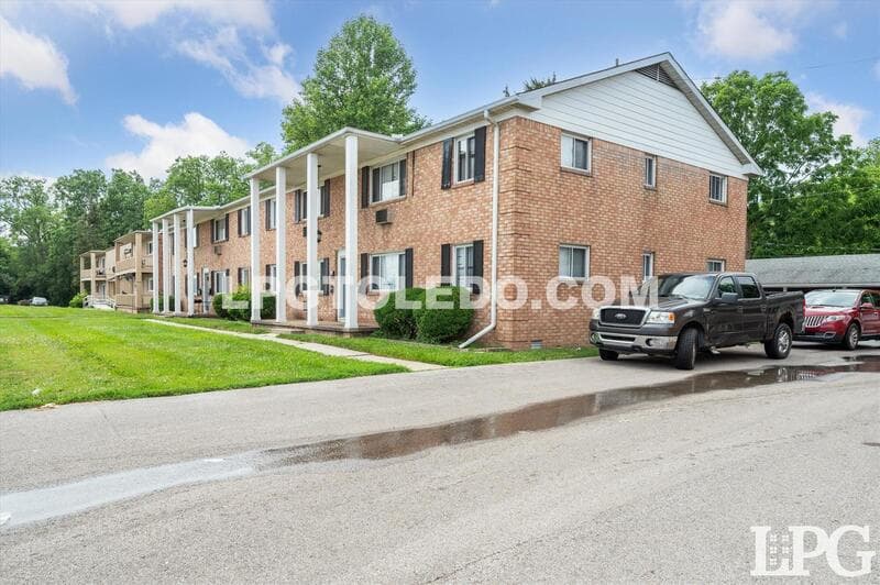 Toledo Condo: 3330 Arlington Ave