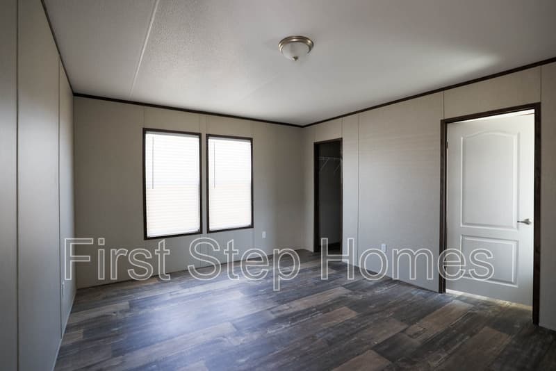 Oak Point House: 222 Islero Drive