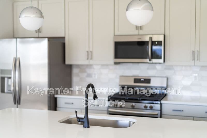 Waynesboro House: 337 Ridgeline Drive