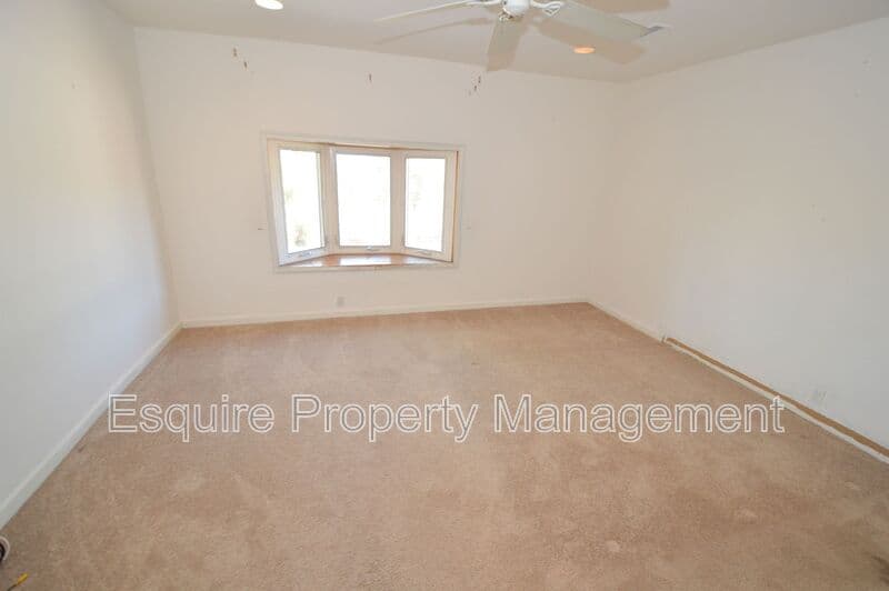MOORPARK House: 10779 CITRUS DR