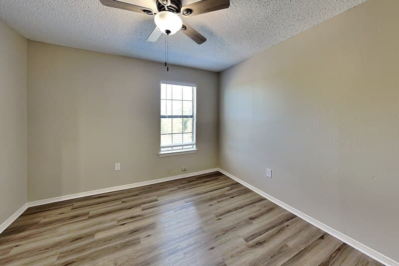 Rowlett House: 6700 Alissa Dr