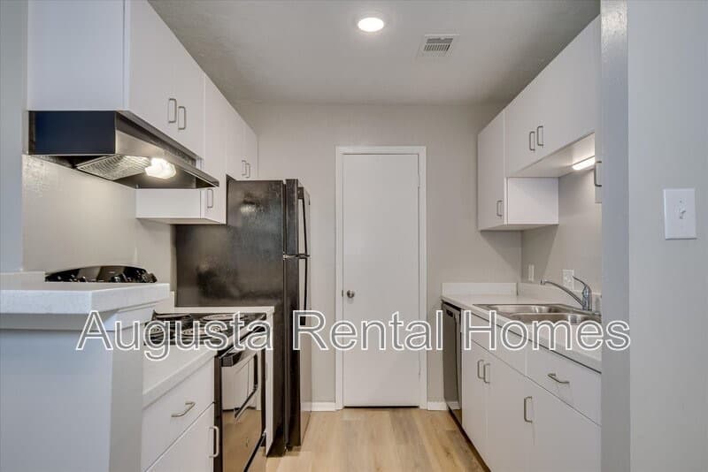 Augusta Condo: 2515 Center West Parkway - 3F