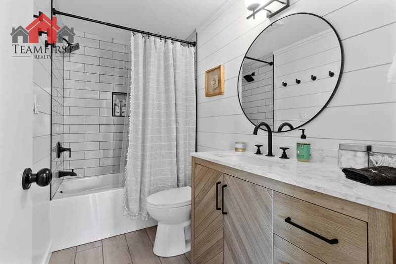 Green Bay House: 1444 Pilgrim Street
