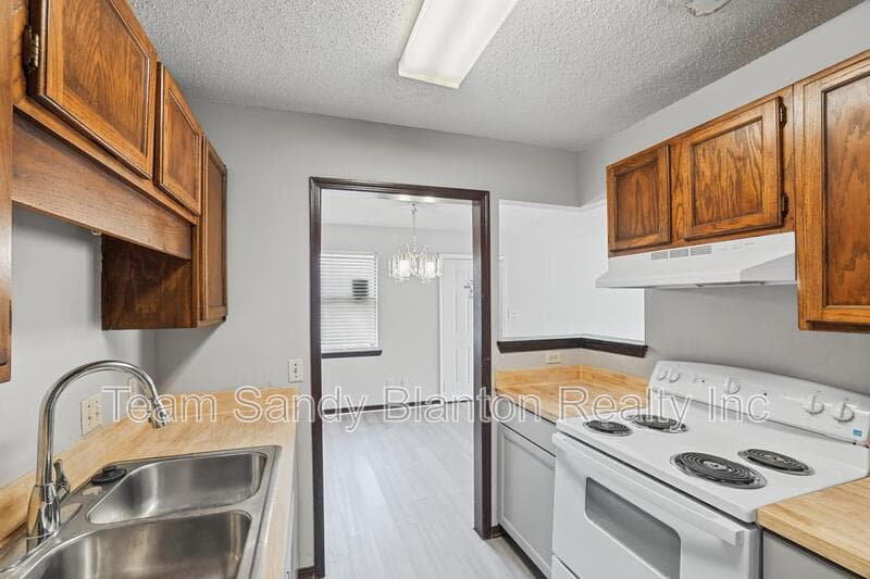 Pensacola House: 455 Stara Circle