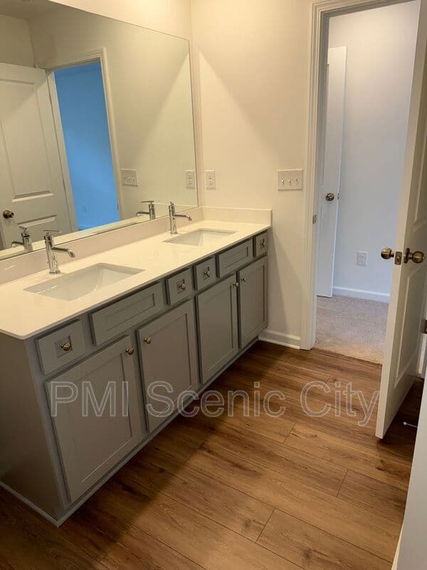 Chattanooga House: 244 Asbury Oak Ln