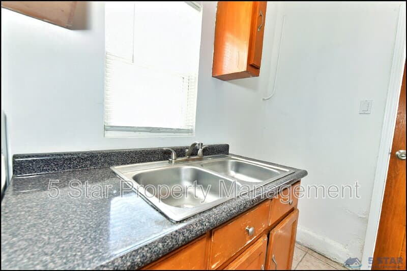 El Paso Condo: 1908A Olive Ave !!