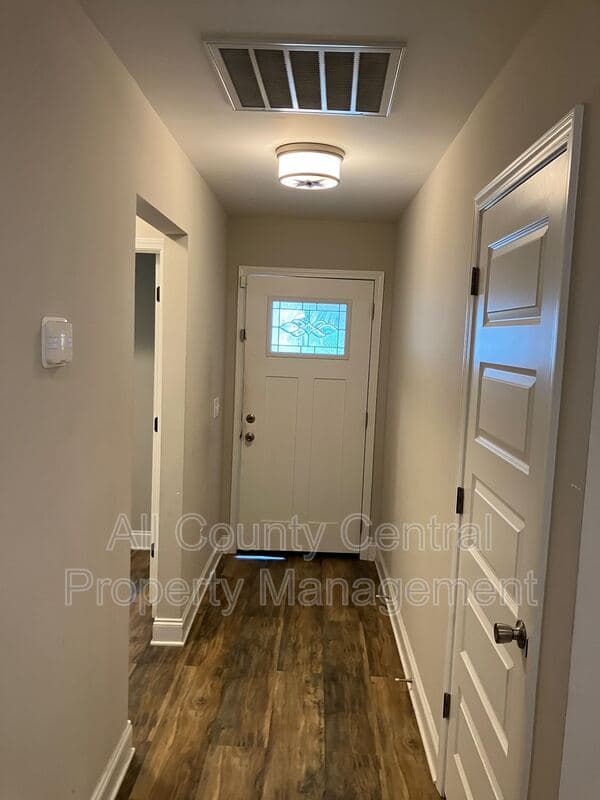 Bessemer House: 3870 Barton Lane
