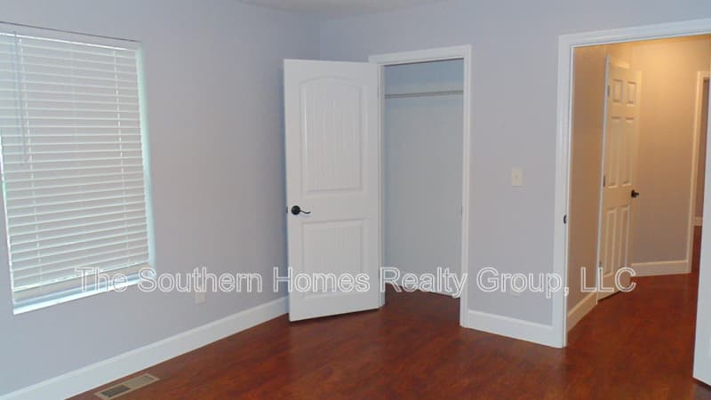 Athens House: 605 Guille Street