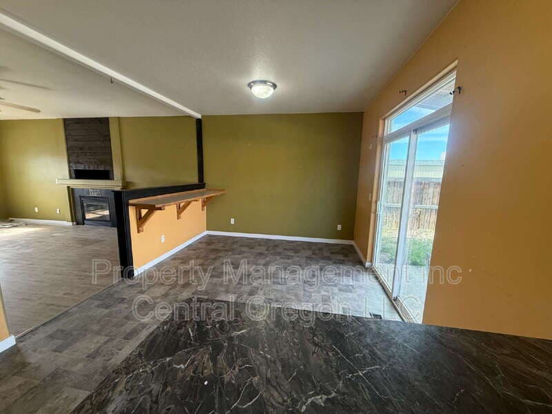 Prineville House: 1411 NW Teal Loop