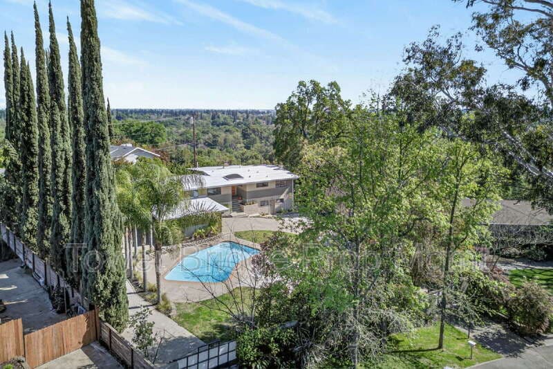 Fair Oaks House: 3937 Orangewood Dr