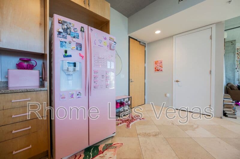 Las Vegas Condo: 353 E Bonneville Ave