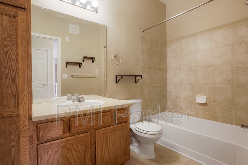 Parker Condo: 9441 Ashbury Cir