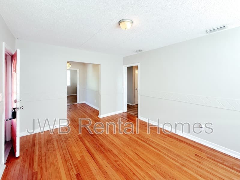 Jacksonville House: 2604 Lowell Ave