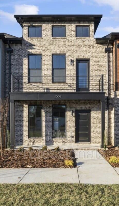 Murfreesboro Townhome: 2124 Gracie Bug Loop