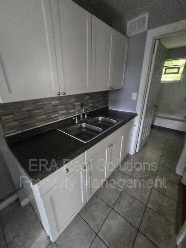 Columbus Condo: 2958 Sullivant ave