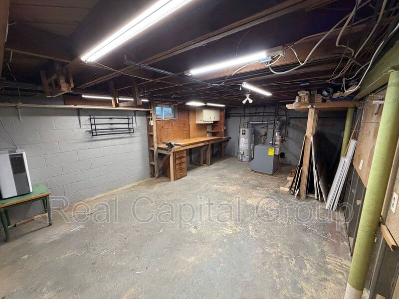 Niskayuna House: 2204 Dean St