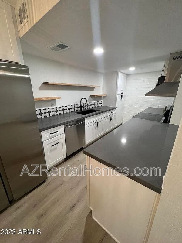 Mesa Townhome: 948 S Alma School Rd