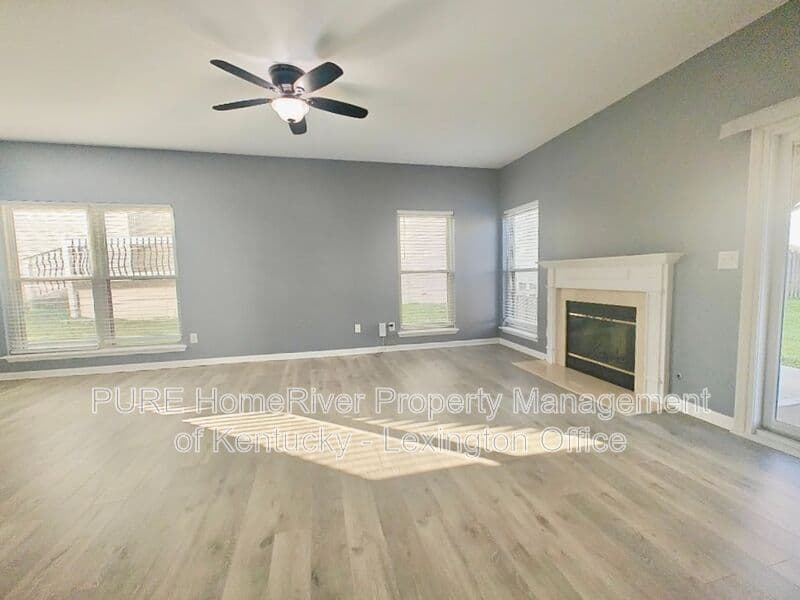 Georgetown House: 105 Muirfield Pl