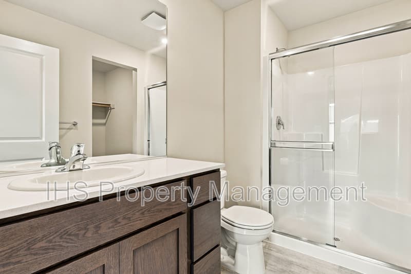 Pasco House: 11329 Dunsmuir Dr,