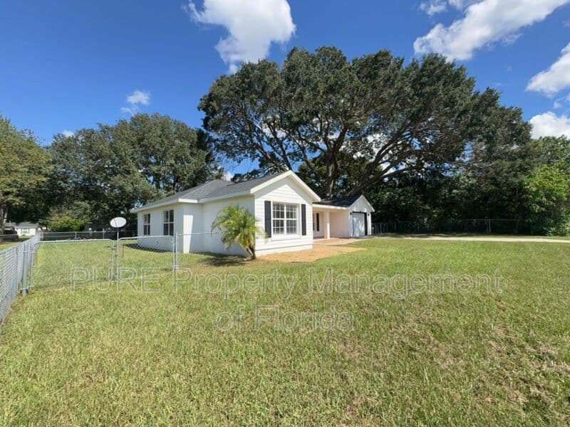 Ocala House: 645 NW 65th St