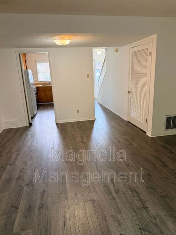 Henderson Condo: 1932 Oxford Rd