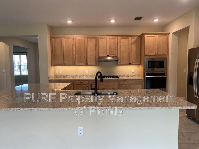 Ocala House: 10376 SW 99th Street