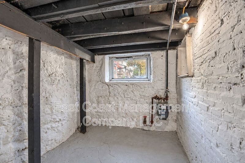 Baltimore House: 1120 N Lakewood Ave