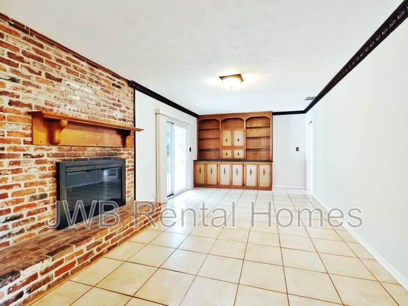 Jacksonville House: 3156 Green Arbor Pl