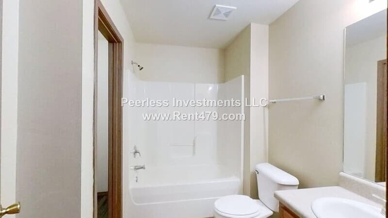 Springdale Condo: 1043-B Vale St