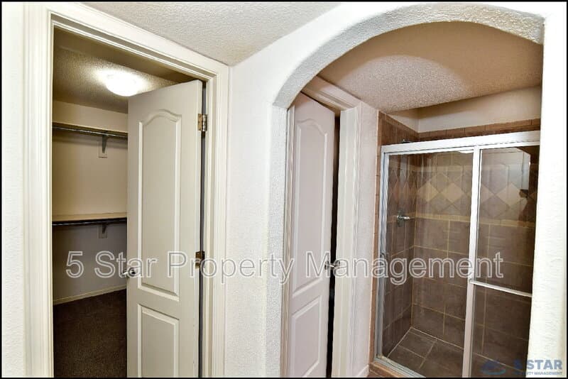 El Paso House: 6372 Franklin Ridge Dr !!