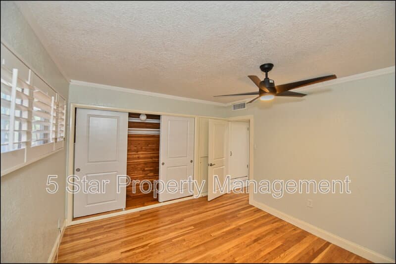 El Paso House: 3030 Aurora Avenue