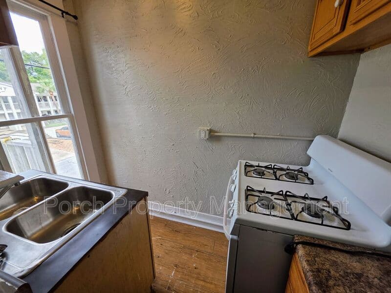 Pensacola Condo: 320 N Barcelona St