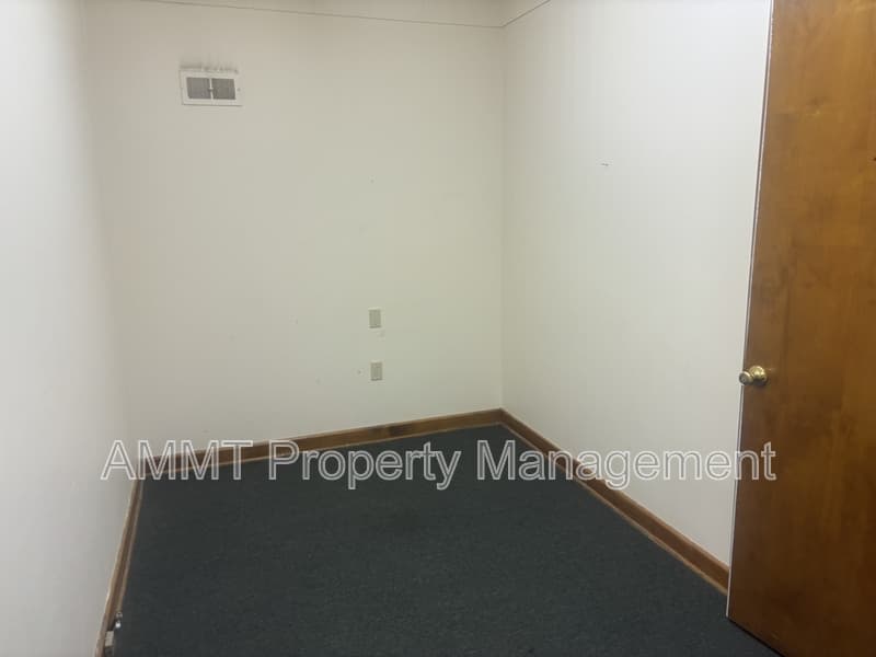 Vinton House: 114 East 4th Street - Suite B