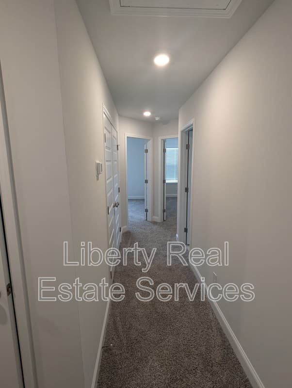 Pooler House: 340 Governor Gwinnett Way