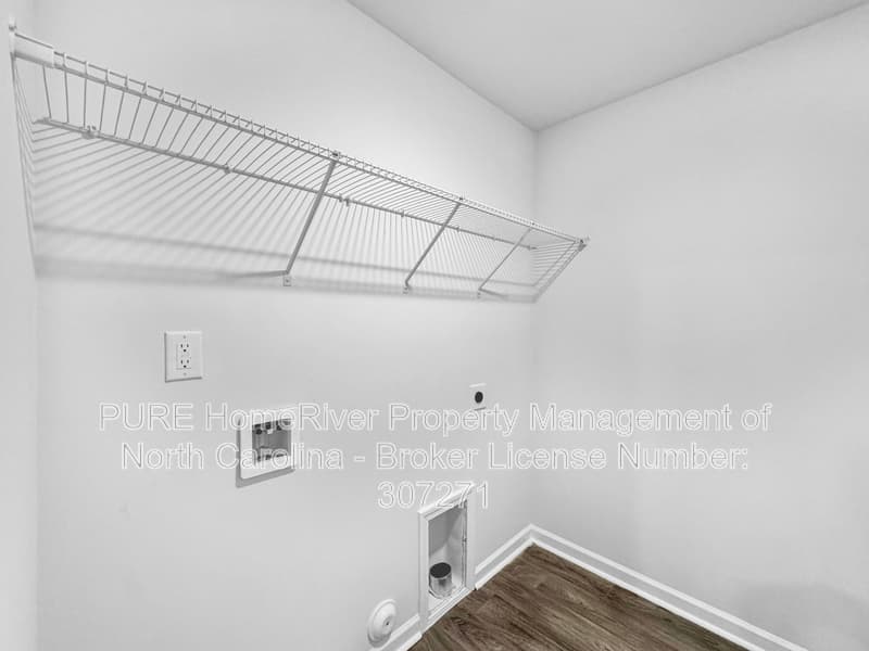 Winston Salem House: 4872 Mount Hope Dr