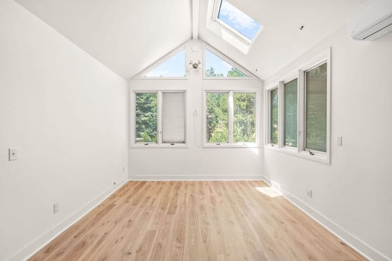 Denver House: 525 Forest St