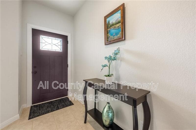 Buda House: 227 Everglade Dr,