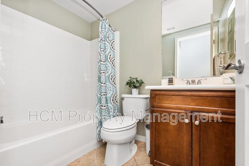 Irvine House: 315 Silk Tree Street