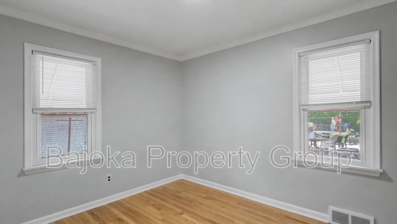 Lincoln Park House: 2957 Fort Park Boulevard