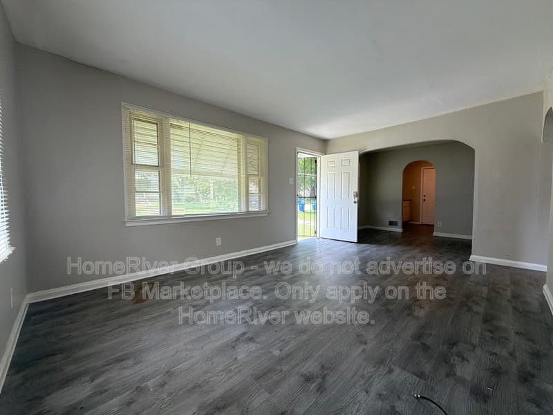Saint Louis House: 10116 Cloverdale Dr