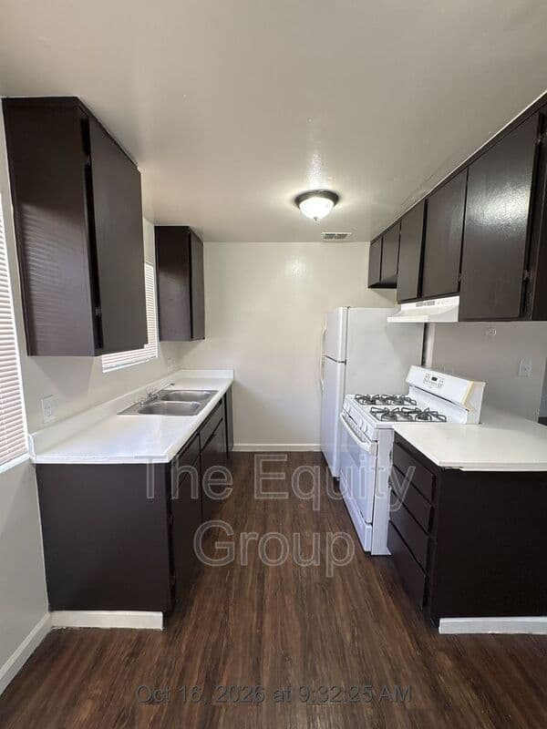 Visalia Condo: 615 S Demaree St