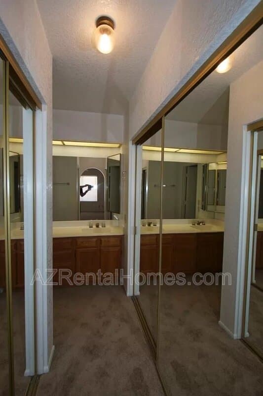 Tempe Condo: 819 N College Ave