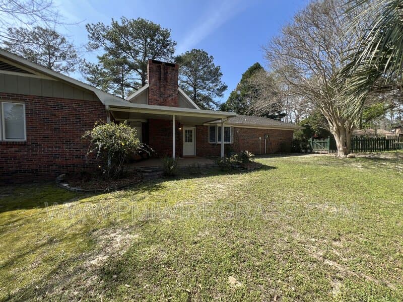 Ozark House: 180 Kings Ct