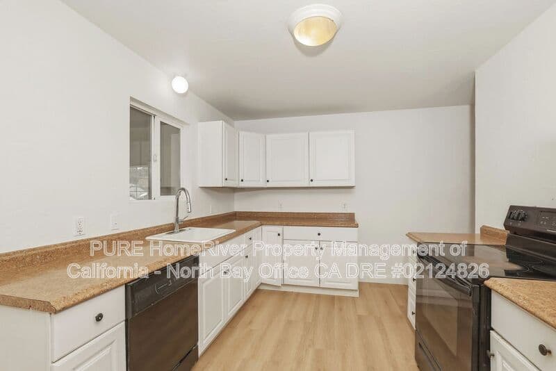 Cloverdale House: 1040 South Cloverdale Blvd