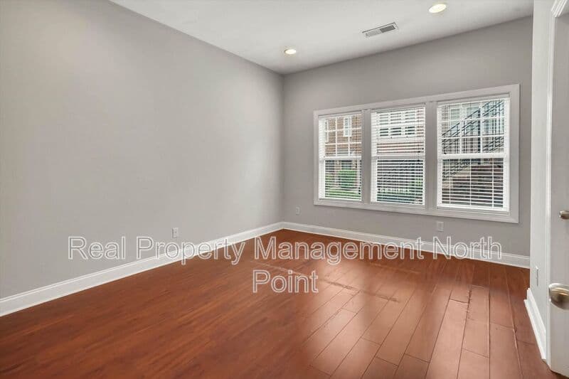 Decatur House: 3026 Eltham Pl