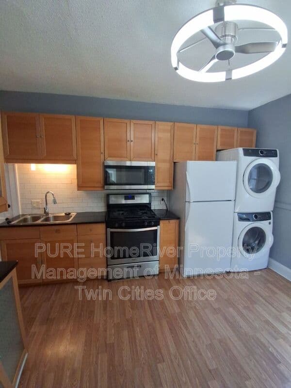 Saint Paul Condo: 1972 Minnehaha Ave E