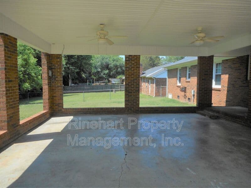 Rock Hill House: 1611 Fieldcrest Circle